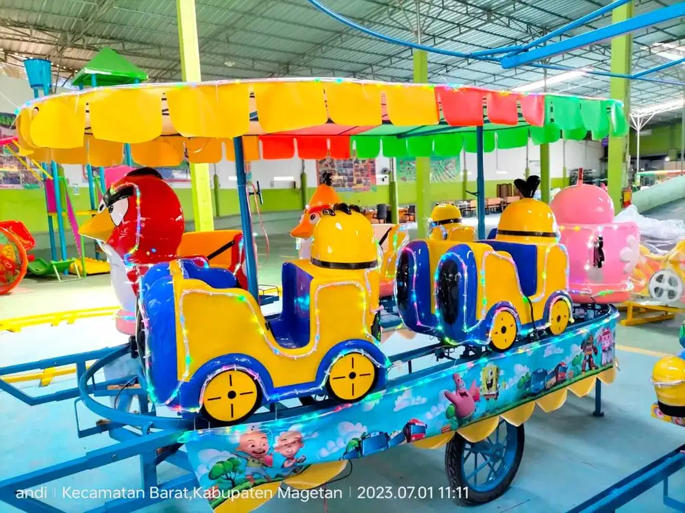kereta panggung minion angry bird