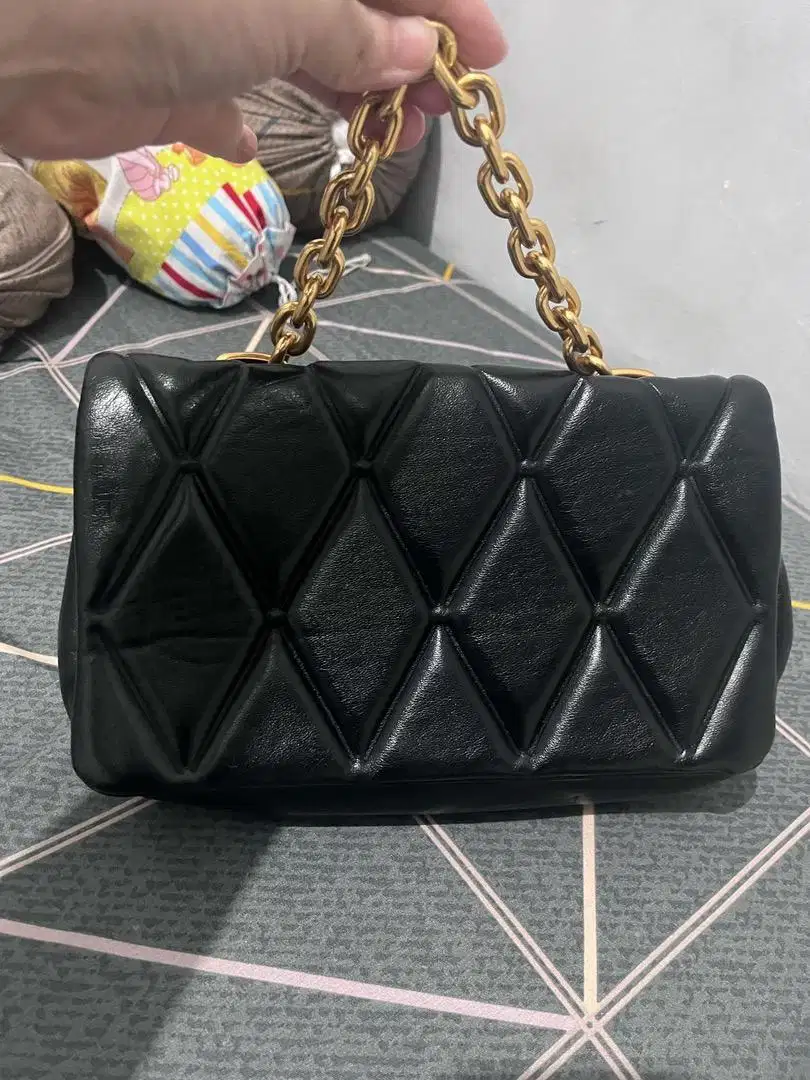 JUAL TAS CHARLES AND KEITH ORI