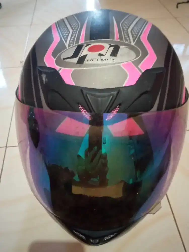 Helm keren sport
