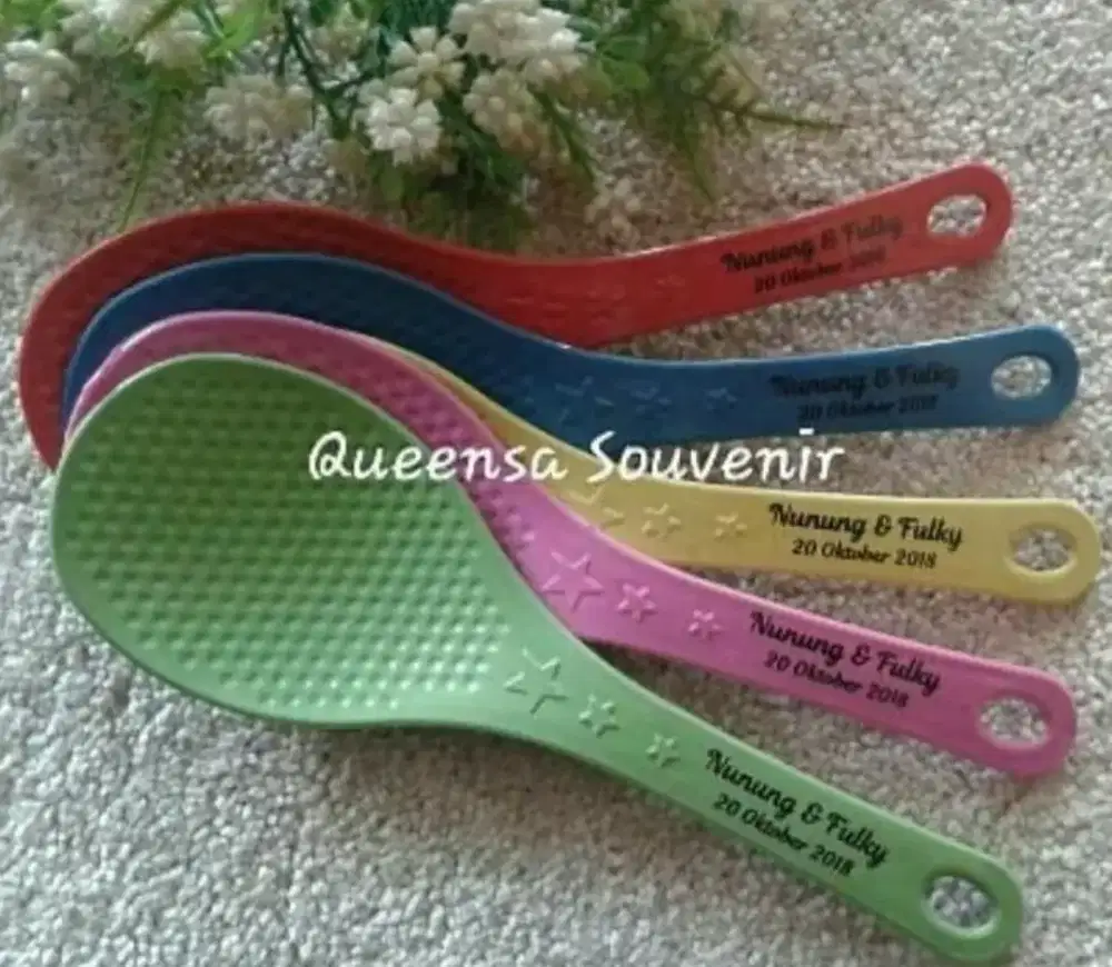 SOUVENIR CENTONG WARNA