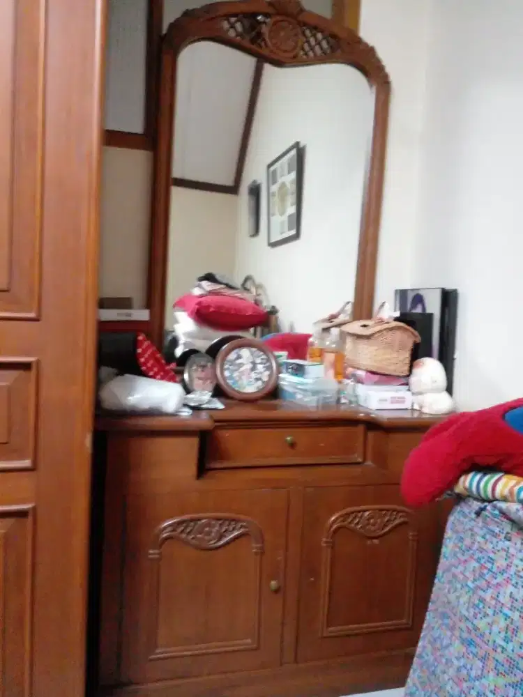 Meja dan cermin Rias antik kayu jati jepara