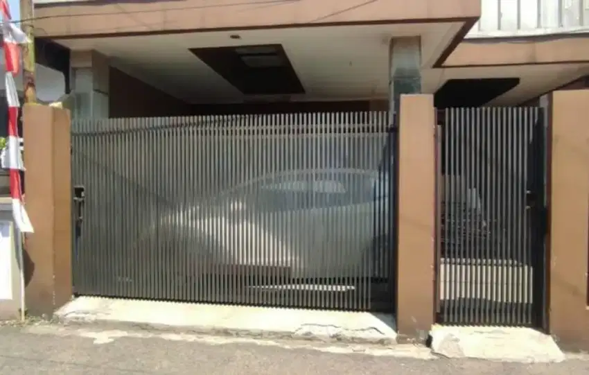 Dijual rumah lokasi strategis banyak akses jalan. Kotamadya Bandung.