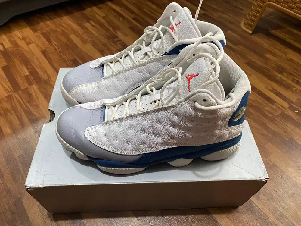 Sepatu basket Jordan