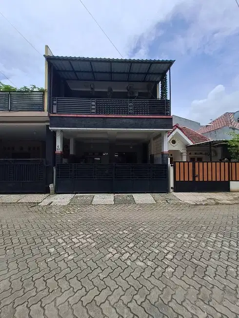 Rumah siap huni, Renovasi, 2,5 LT. Di Perum Taman Adhiloka, Neglasari