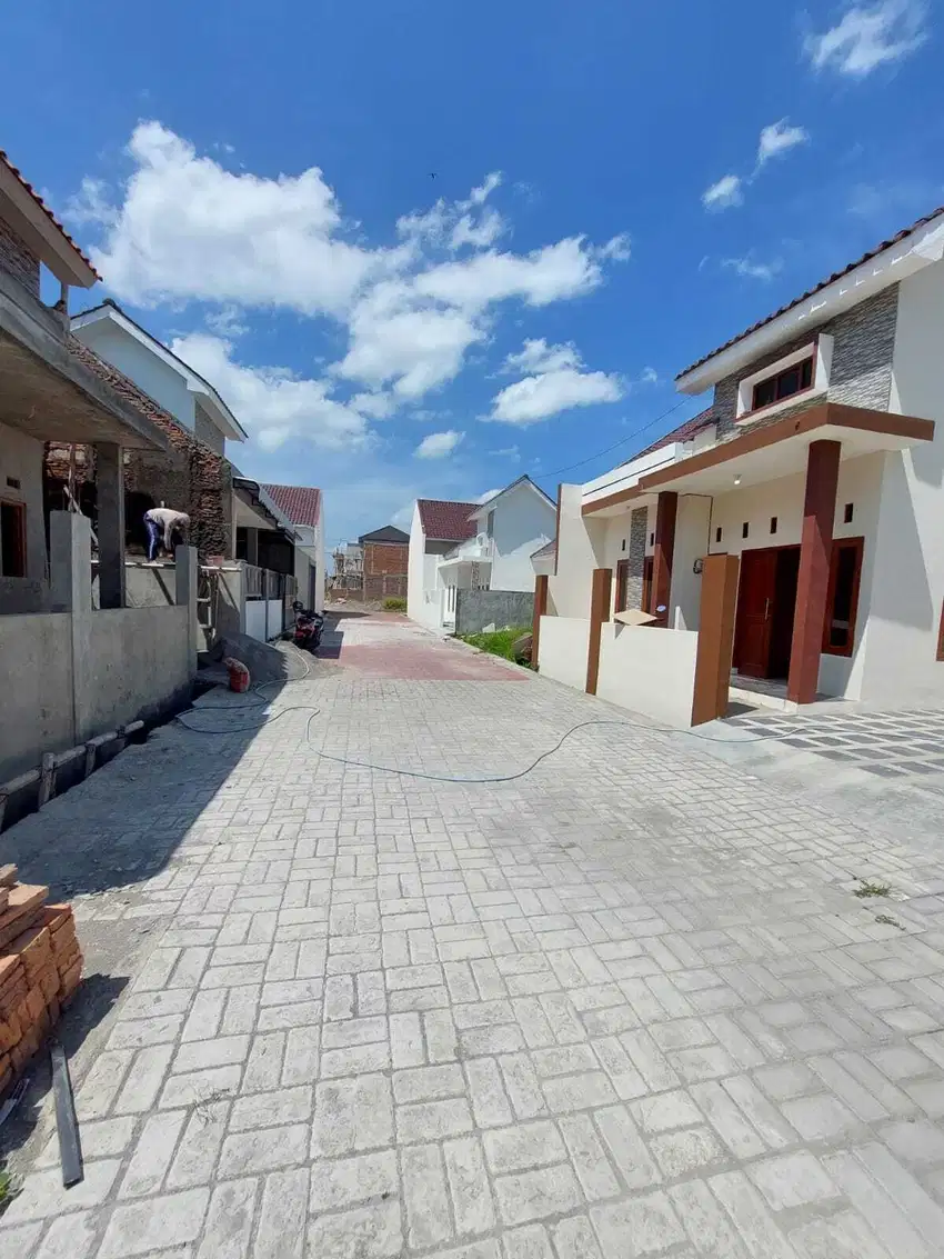 rumah ready stock siap huni dengan desain minimalis moderen di gumpang