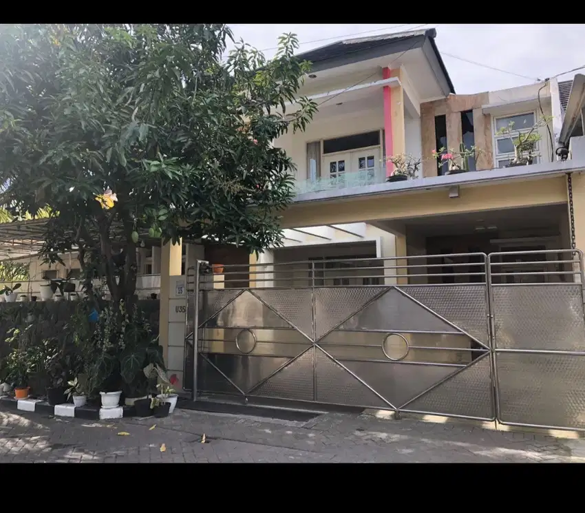 Rumah hook istimewa murah di Babatan Pratama Wiyung Surabaya
