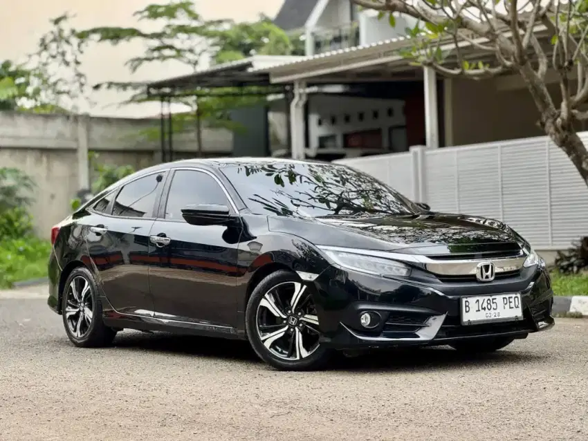 Honda Civic 1.5 Turbo ES AT Hitam 2018  SIAP PAKAI