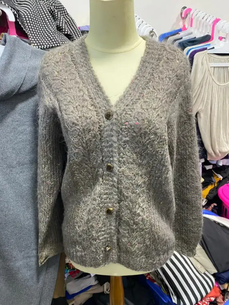 pilih saja banyak sweater cewe kece