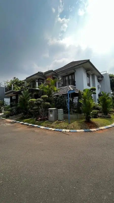 Dijual CEPAT Rumah Mewah Hook di Graha Raya