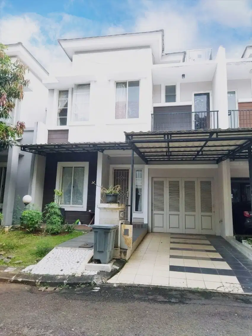 Dijual Rumah Rapih 2 1/2 Lantai Cluster Chalcedony PHG Gading Serpong