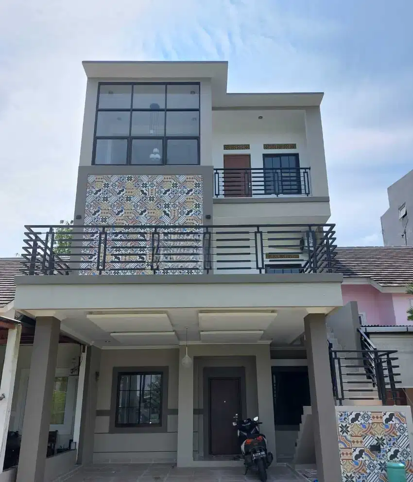 Cr. Disewakan Rumah Kota Wisata Suiap Huni 3 lantai bagus rapih