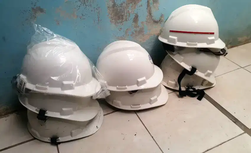 Perlengkapan safety helm sepatu n sarung tangan