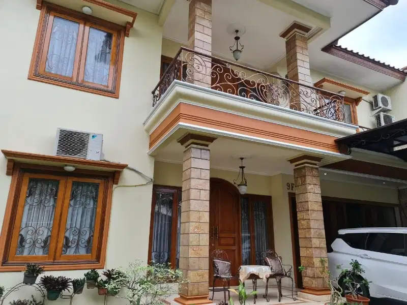 Dijual Rumah mewah di pinggir jalan raya Bintaro Jakarta seatan