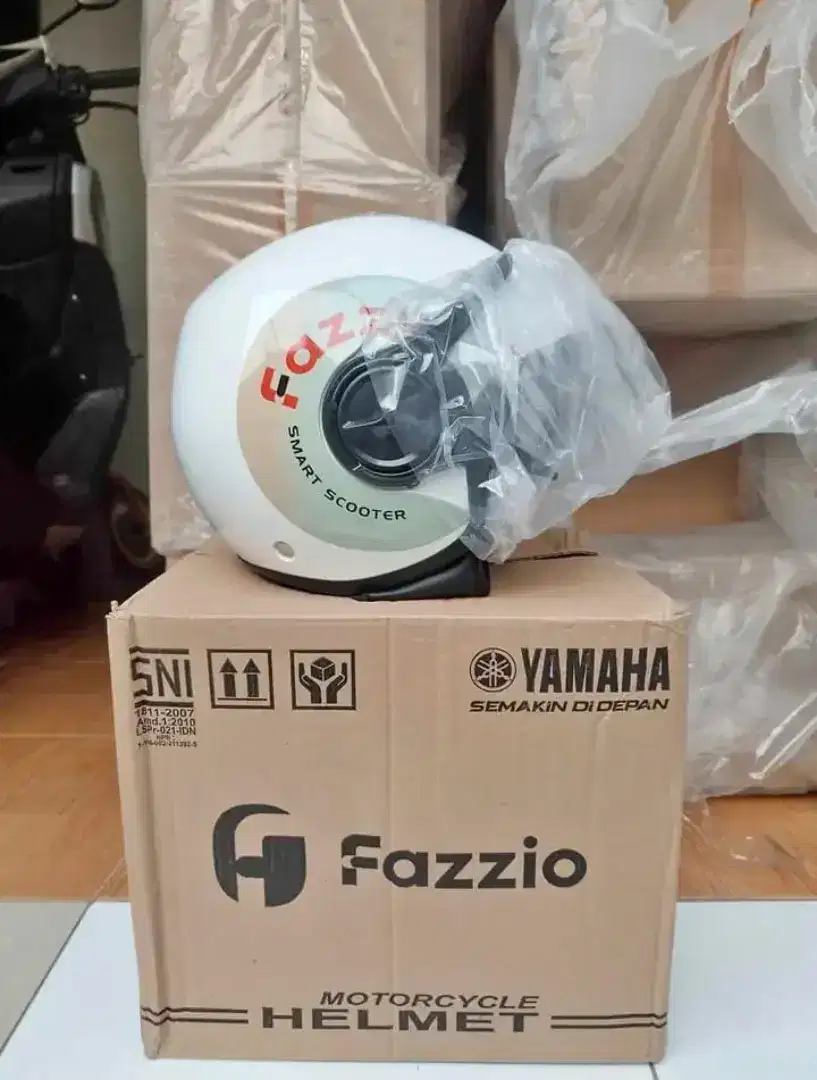 Helm Yamaha baru nettt
