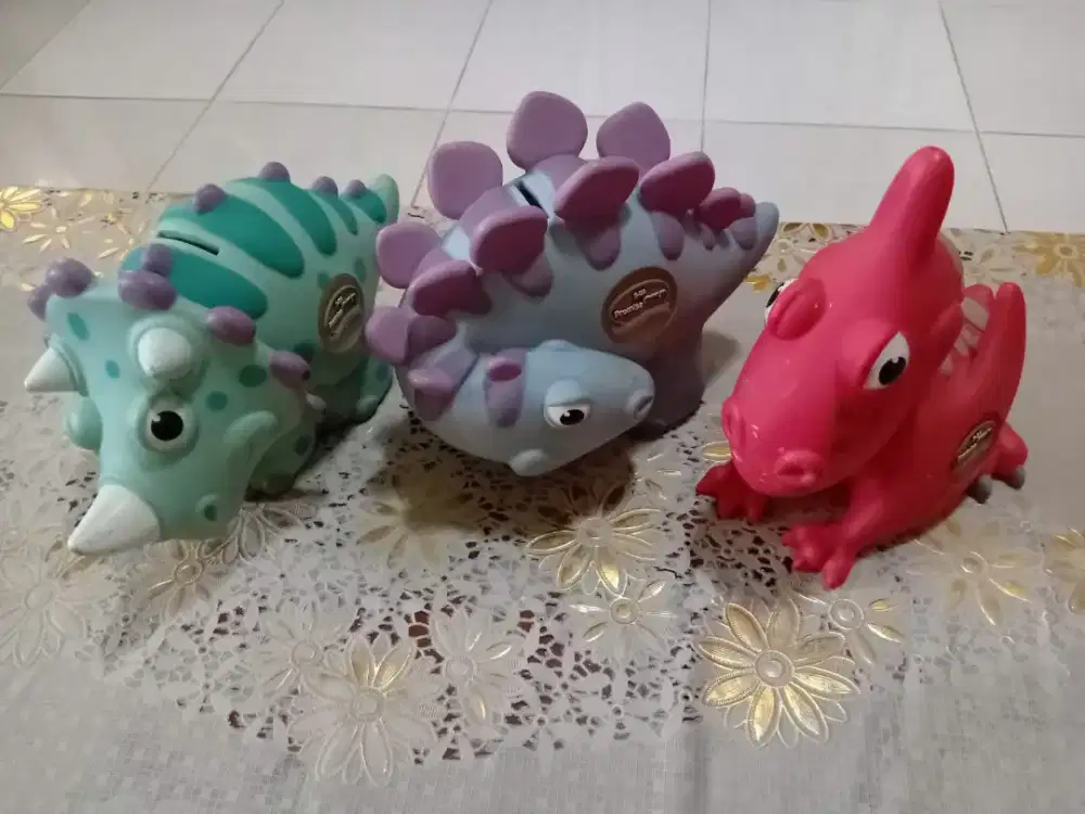 Dijual untuk 3 celengan Dinosaurus