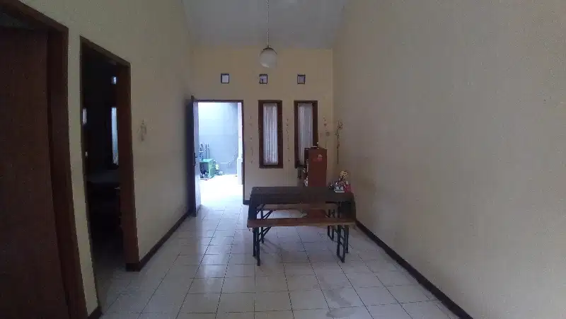 Dijual Rumah Taman Holis Indah Bersih, Bagus, Siap Pakai