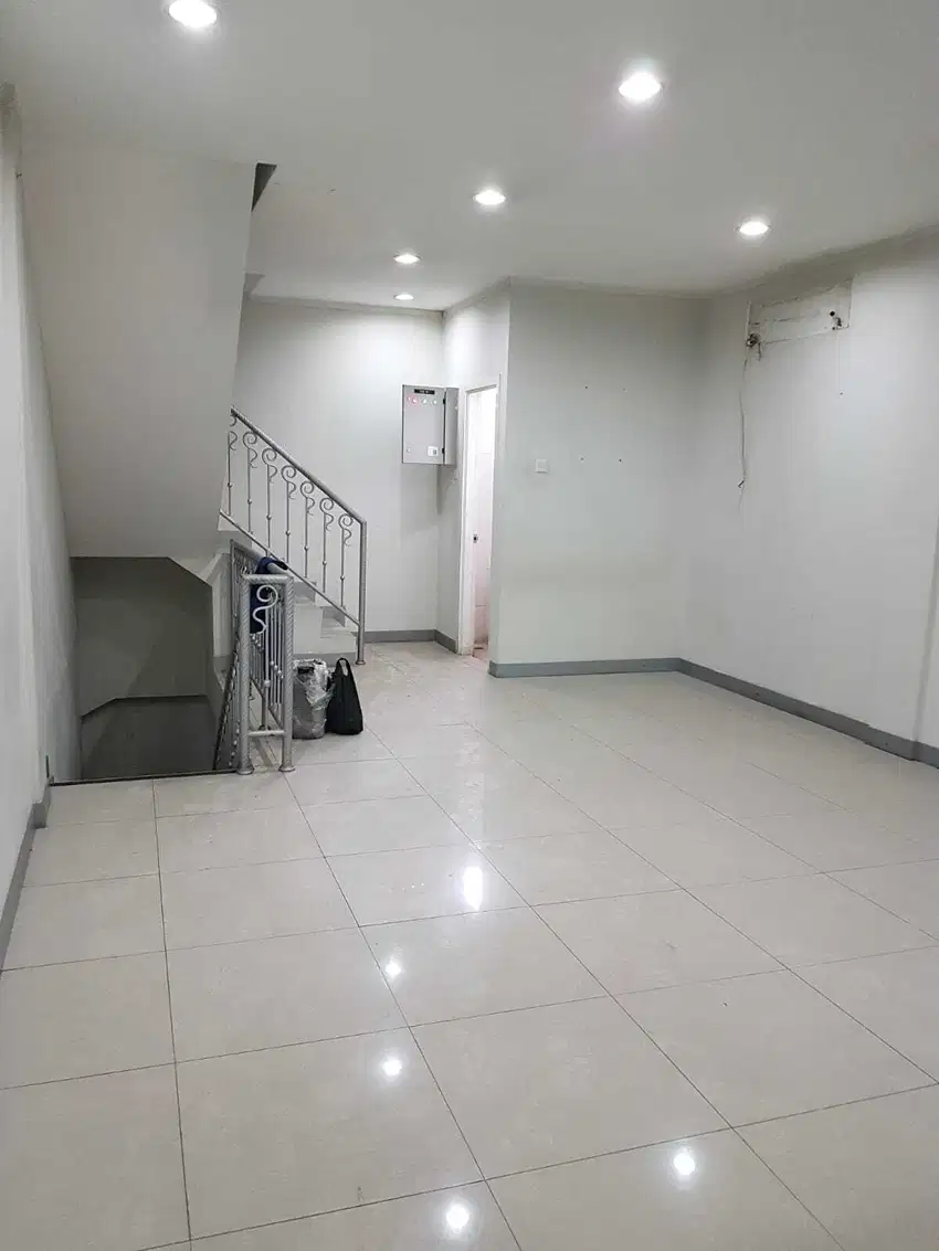Dijual Ruko Di Mampang Prapatan Raya Uk 4,5x22m2 at Jakarta Selatan
