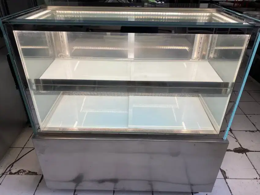 Showcase Display Cake Chiller