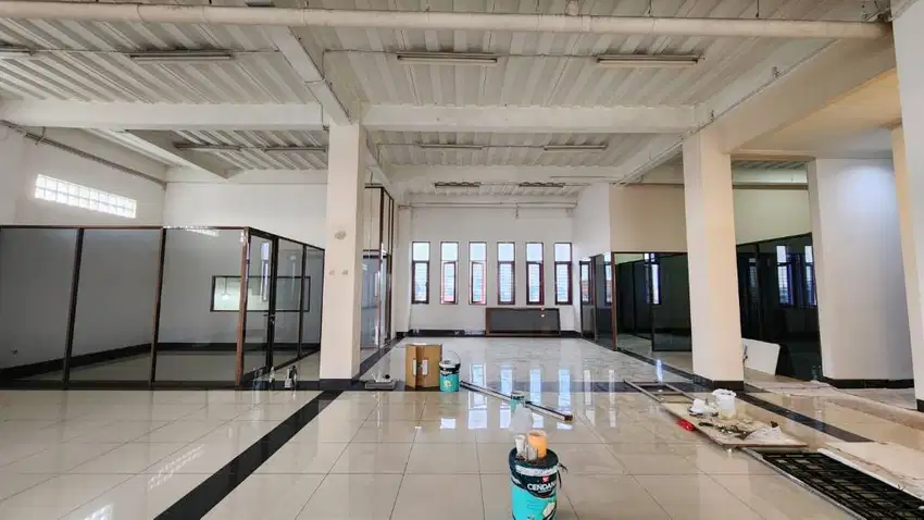 Disewakan Ruko 3 Lantai di Jalan Soekarno Hatta Bandung