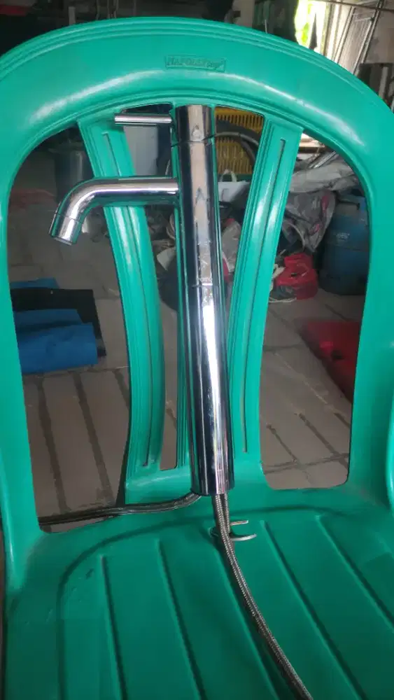 KRAN AIR WESTAFEL PANAS DINGIN TOTO