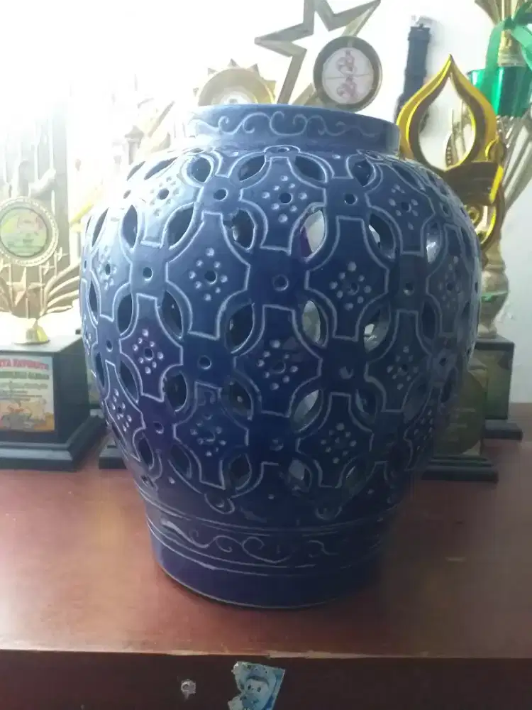 Guci antik biru seladon .keramik