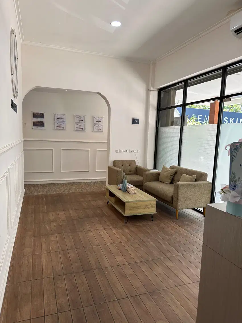 RUKO mainroad pusat Kota, semi furnished di Buahbatu kota Bandung.