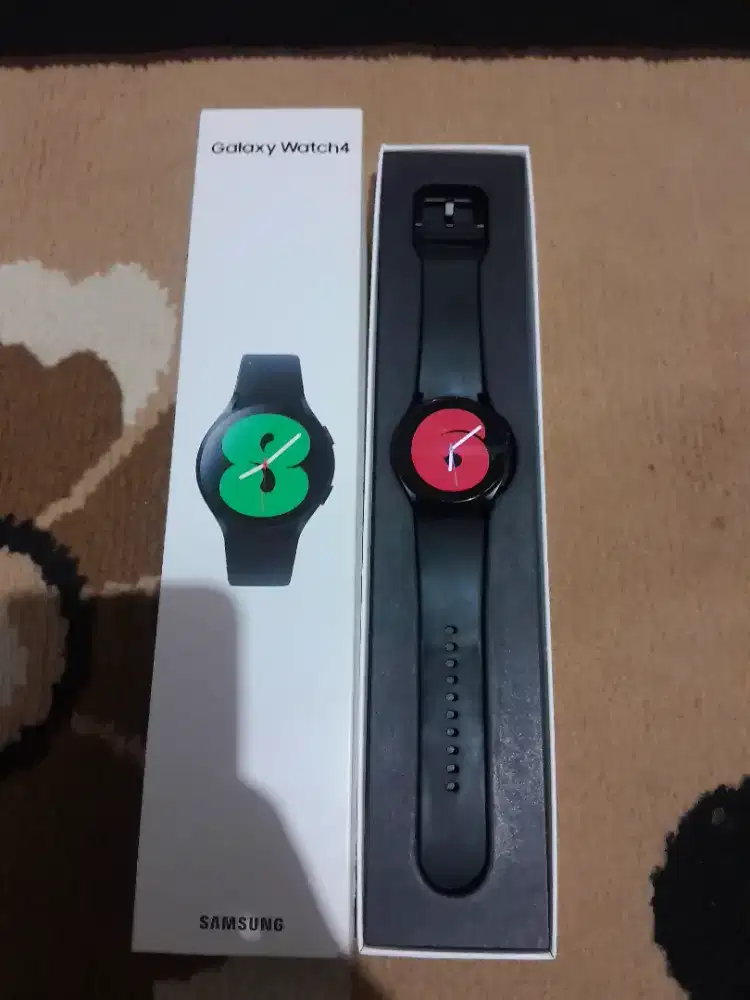 SAMSUNG GALAXY WATCH 4