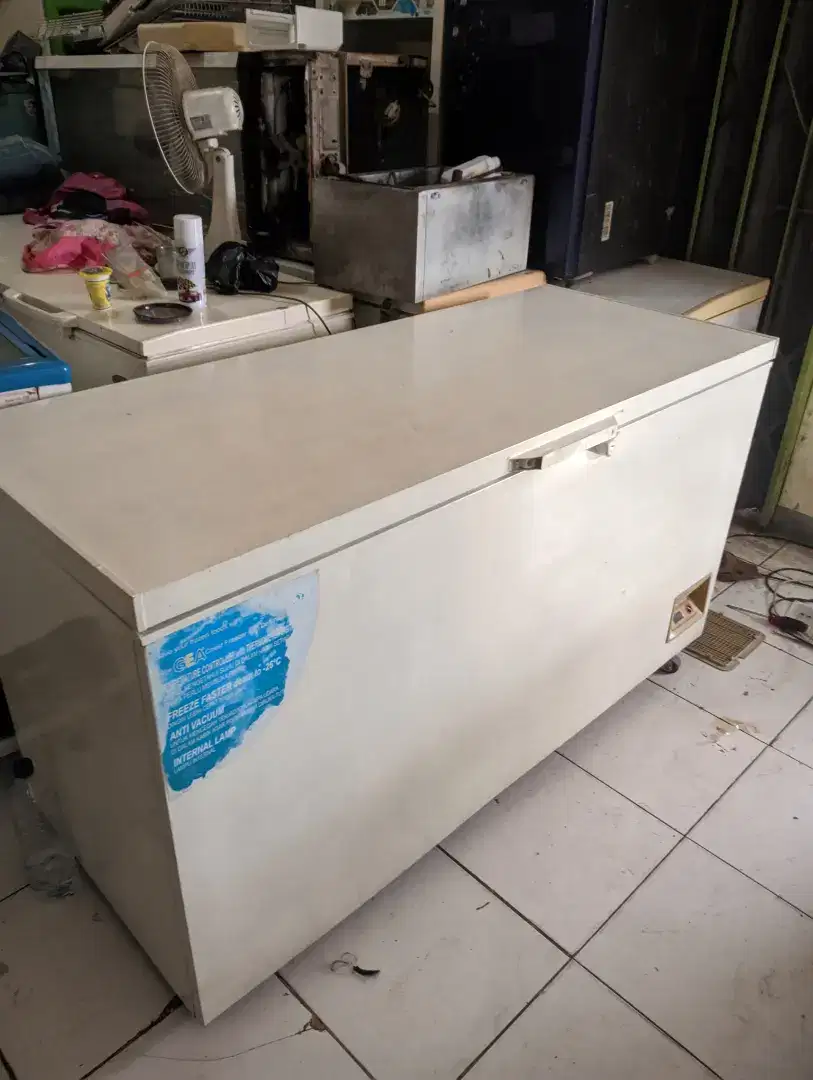 dijual cepat freezer box