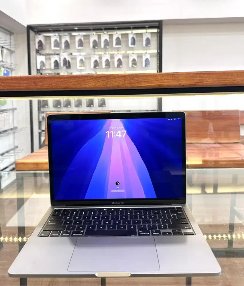 MacBook Pro M1 13 inch 2020 / RAM 16 GB/ SSD 500 GB