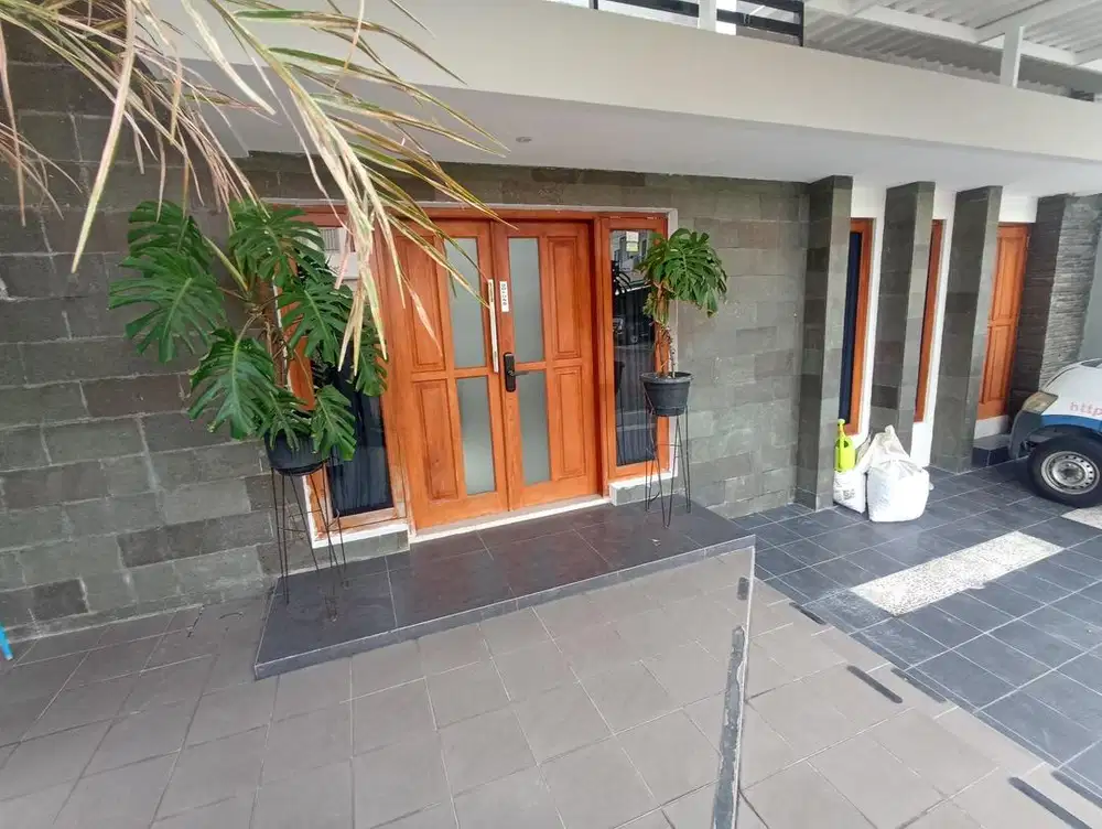 Rumah Mewah Mediterania di Babarsari Yogyakarta