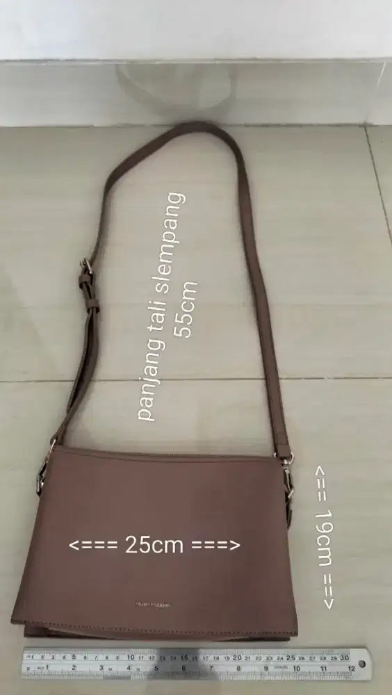 Tas wanita merk hush pupies (seken)