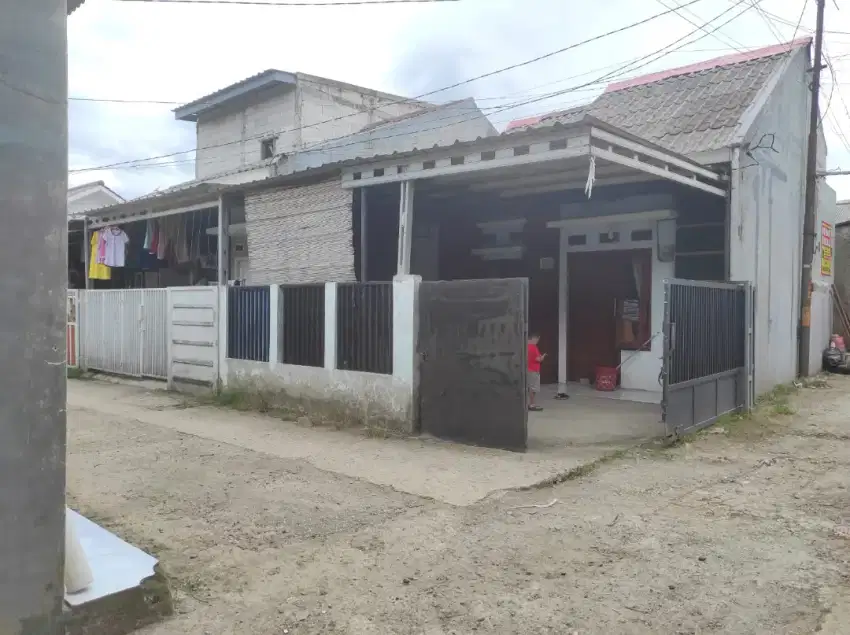 Disewakan rumah Deket stasiun Depok lama masuk mobil