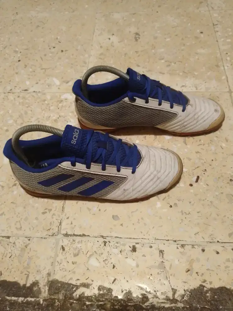 Sepatu futsal Adidas sala predator original second bekas