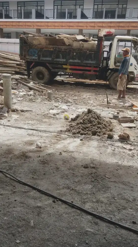 Buang puing sampah bangunan sampah daun