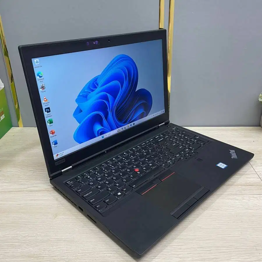 LAPTOP LENOVO THINKPAD P52 COR i7 GEN 8 TS VGA, RAM 16 NVME 256GB D-ET