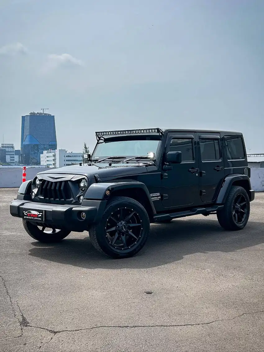 JEEP WRANGLER RENEGADE SPORT UNLIMITED 3.0AT (2015) GOOD CONDITION
