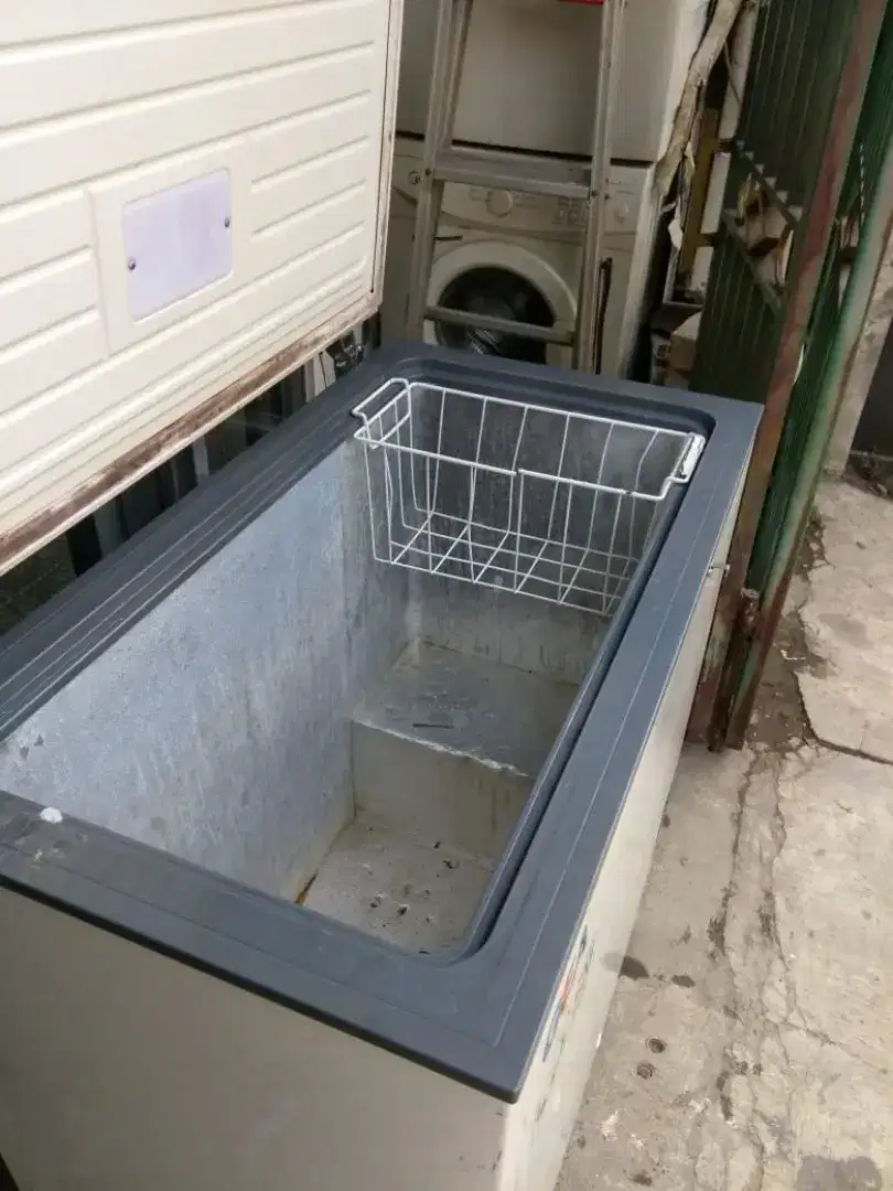 Kulkas. Freezer. Chiller. Showcase. Coldstorage. Pendingin minuman.