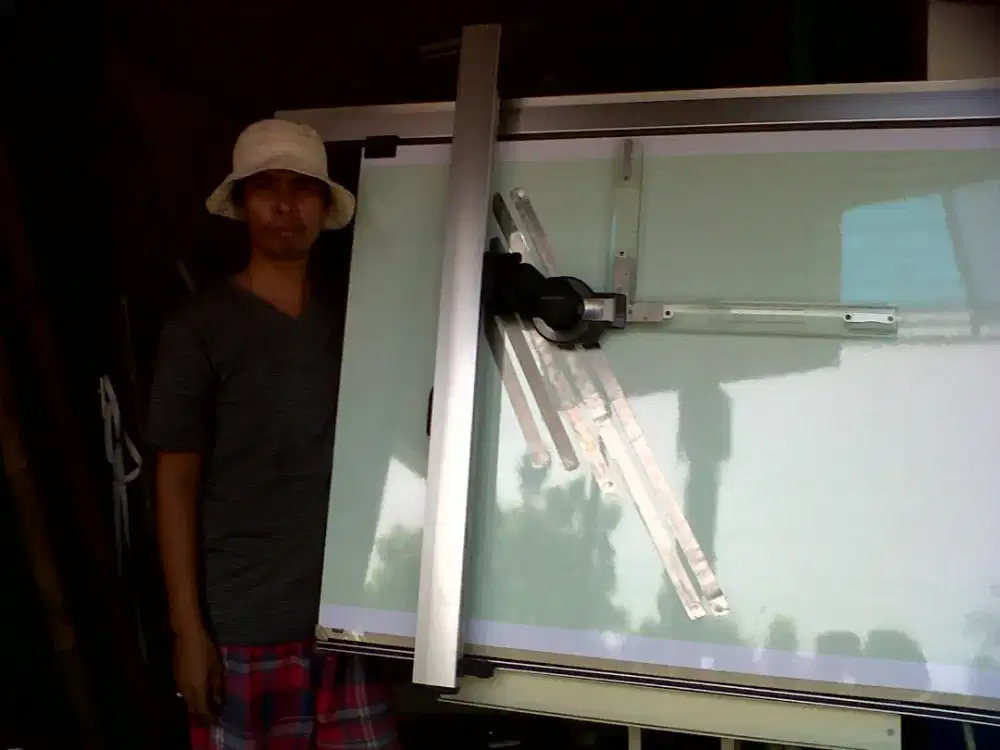 Meja gambar arsitek bergaransi