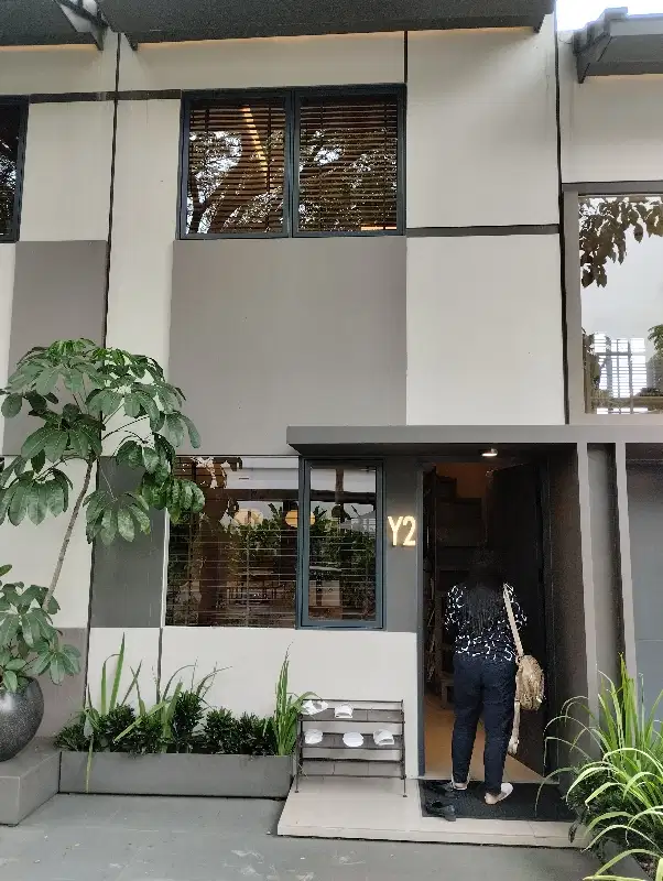 RUMAH 2 LANTAI LOKASI STRATEGIS CICILAN 2 JTAN