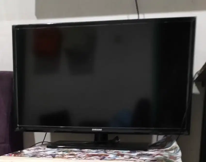 TV Samsung 32 Inch Lengkap dengan STB