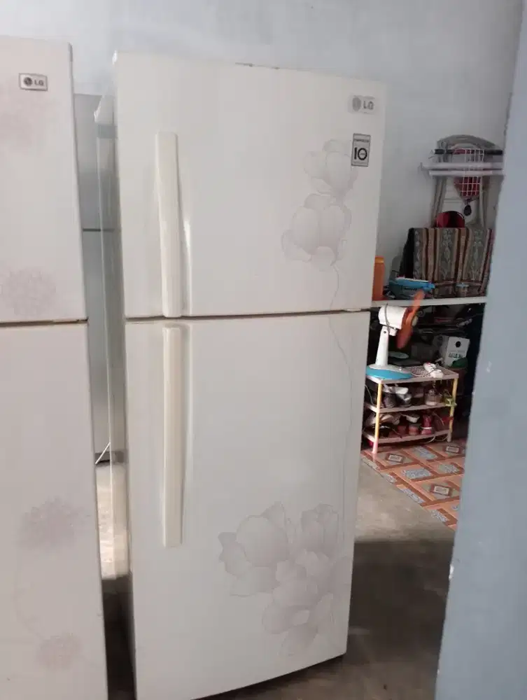 Di jual kulkas LG 2 pintu jumbo