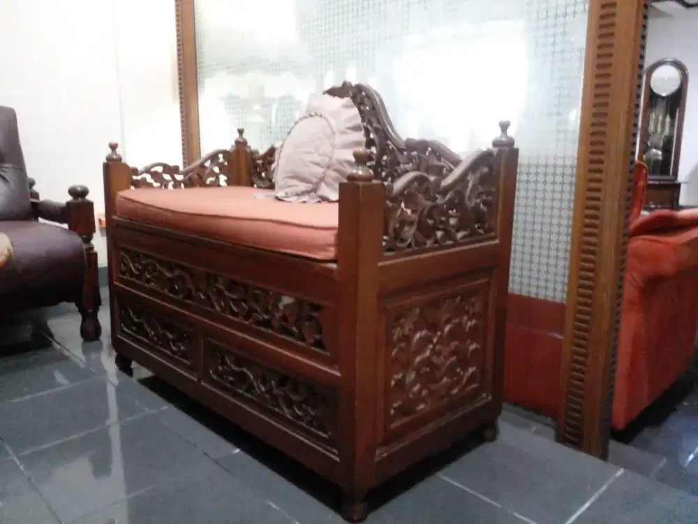 Kursi antik jati ukir jepara