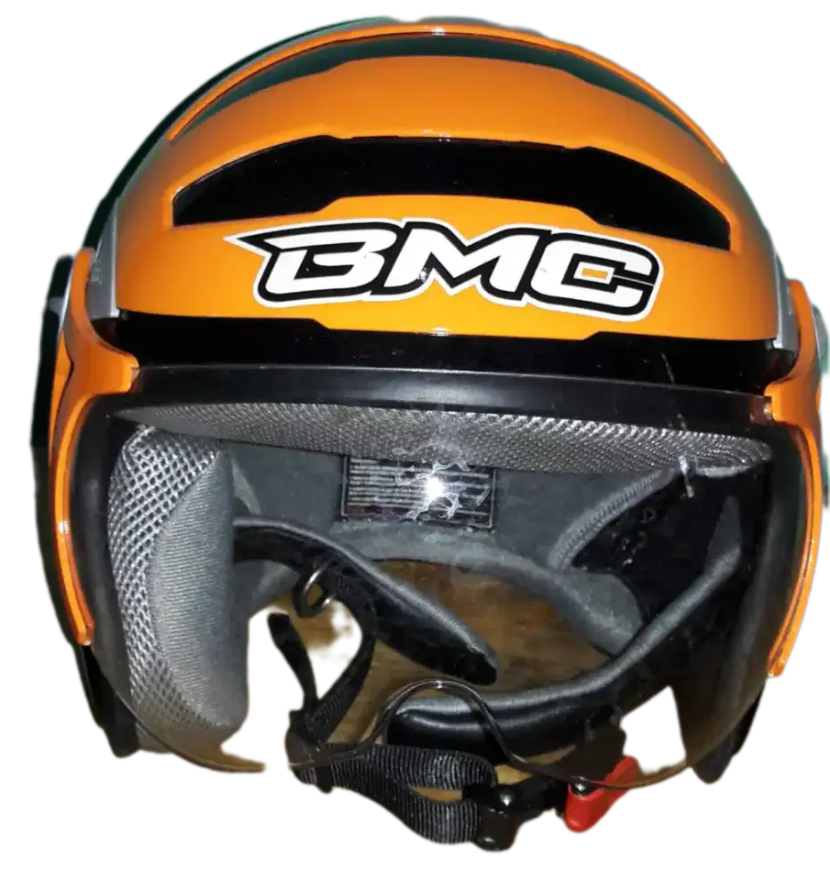 HELM SPORTY BMC MODA RETRO ORI SNI DEFECT