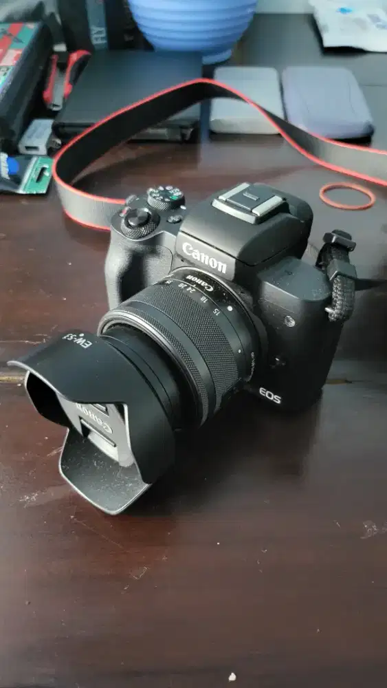 Canon EOS Kiss M / EOS M50