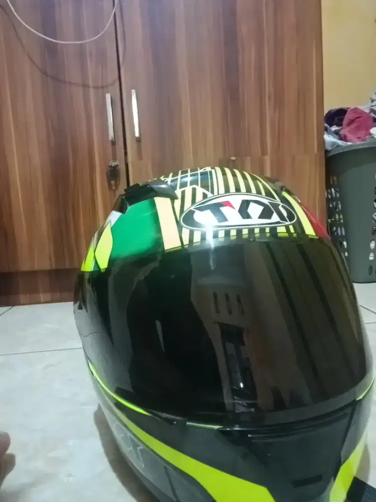 Helm KYT R10 San marino, visor hitam