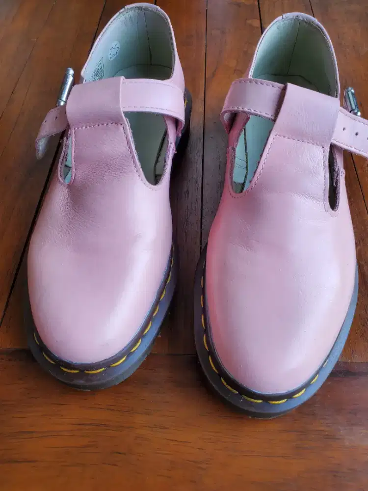 Sepatu Wanita Dr MARTENS AIR WAIR Ori