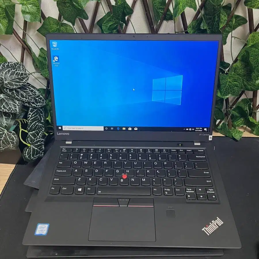 Laptop Lenovo Thinkpad X1 Carbon Core i7 GEN 7 RAM 16/256GB D-VR