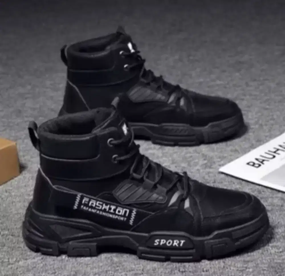 Sepatu sneaker pria impor FS-0890 Terbaru Sepatu Import Super Elegan l