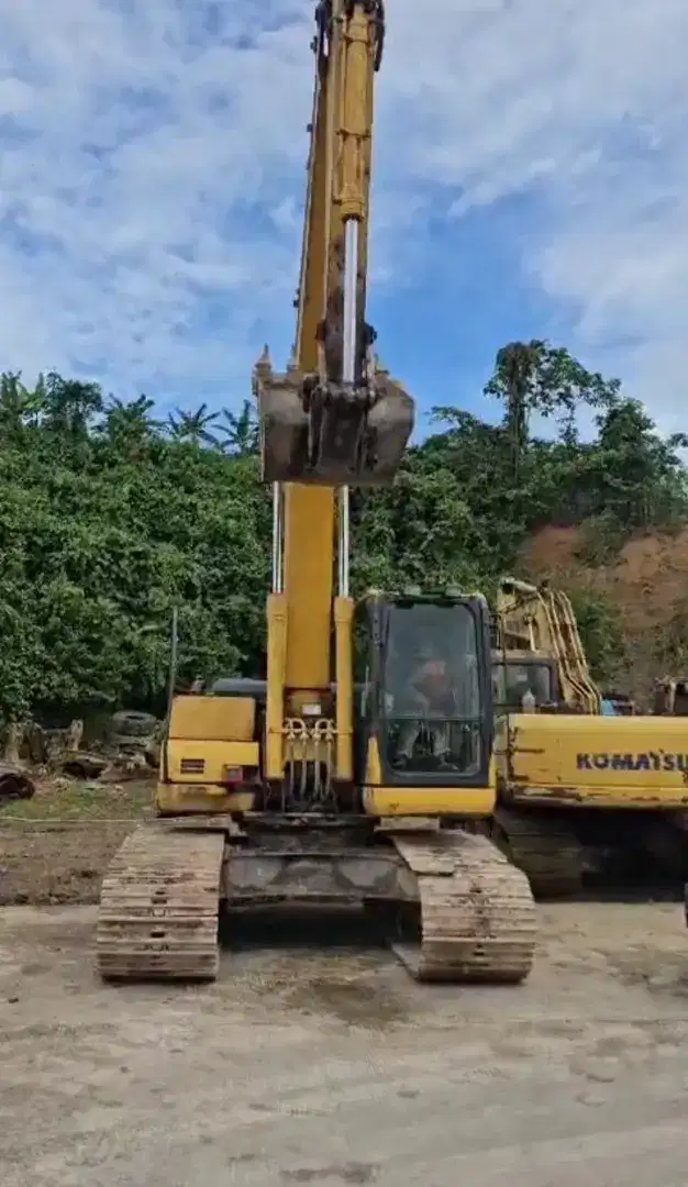 Excavator PC200-8M1 th 2021 harga 800jt NEGO