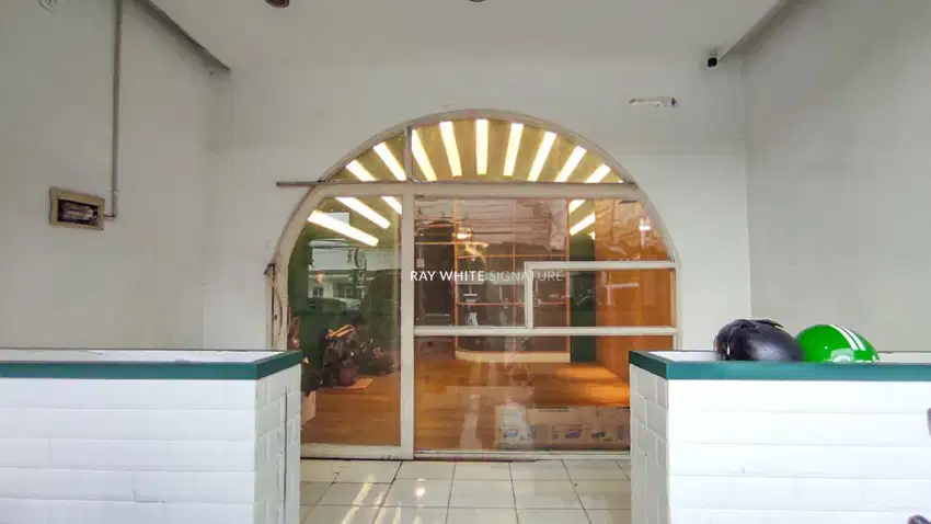 For Leased Ruko affordable di lingkungan kawasan Elite Kemang